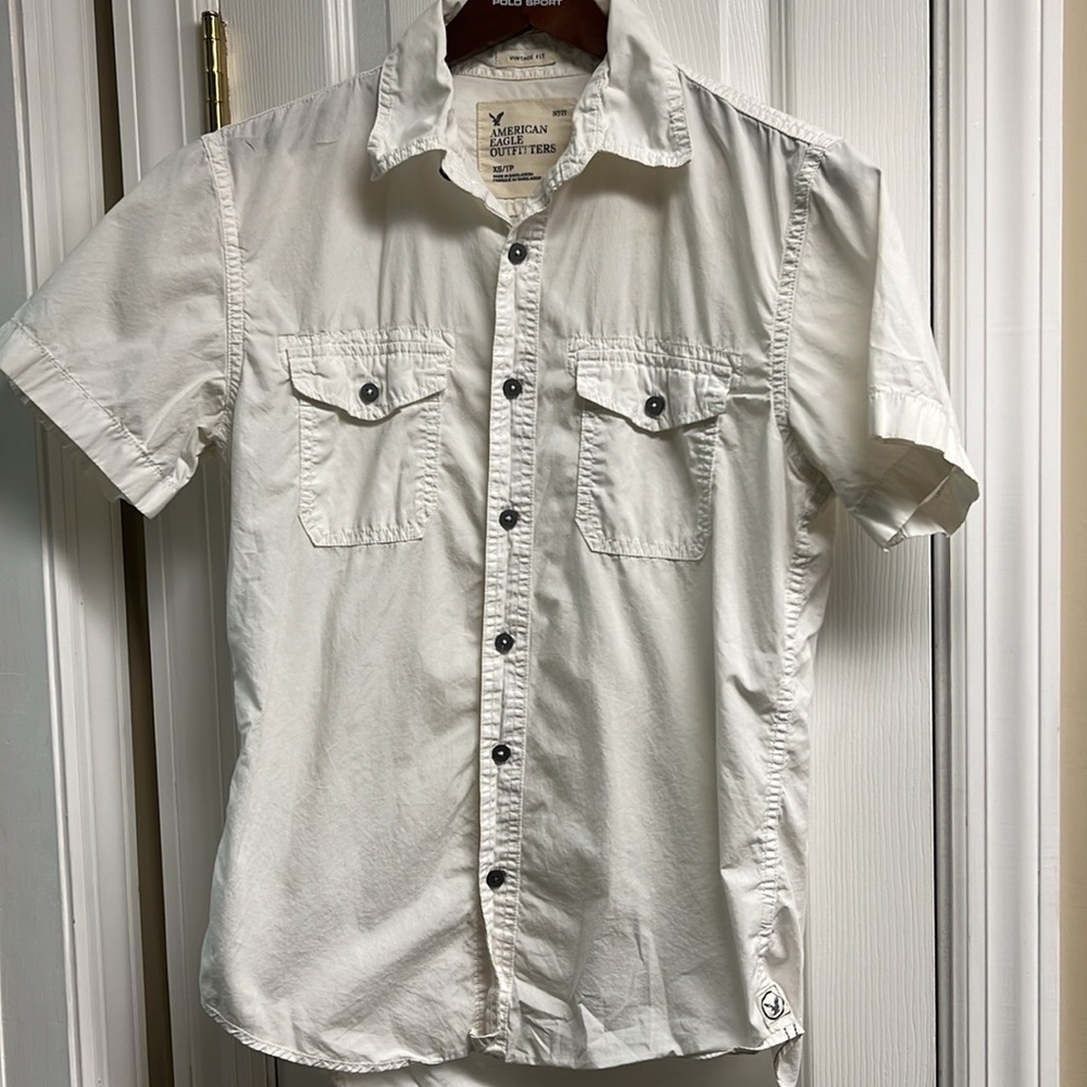 American Eagle men XS extra small short sleeve button up collar casual shirt